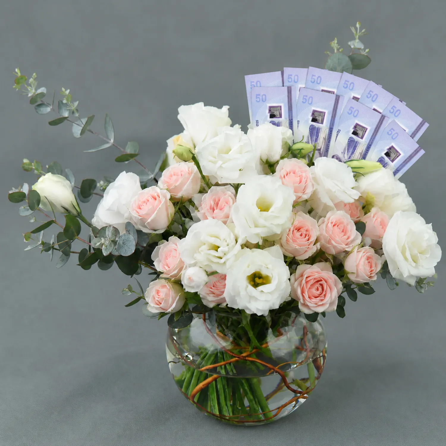 AED 500 Cash And Floral Arrangement
