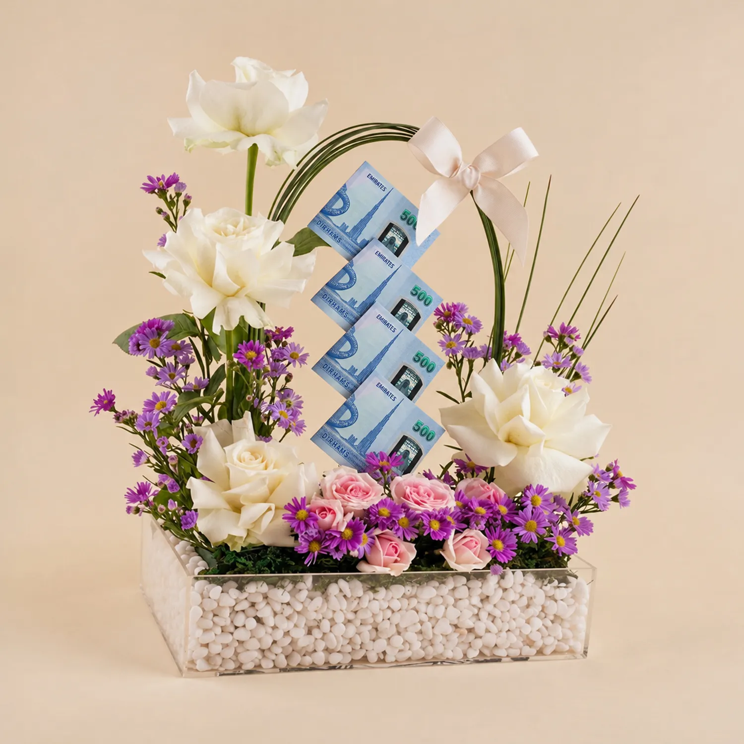 2000 AED Money And Mixed Rose Arrangement