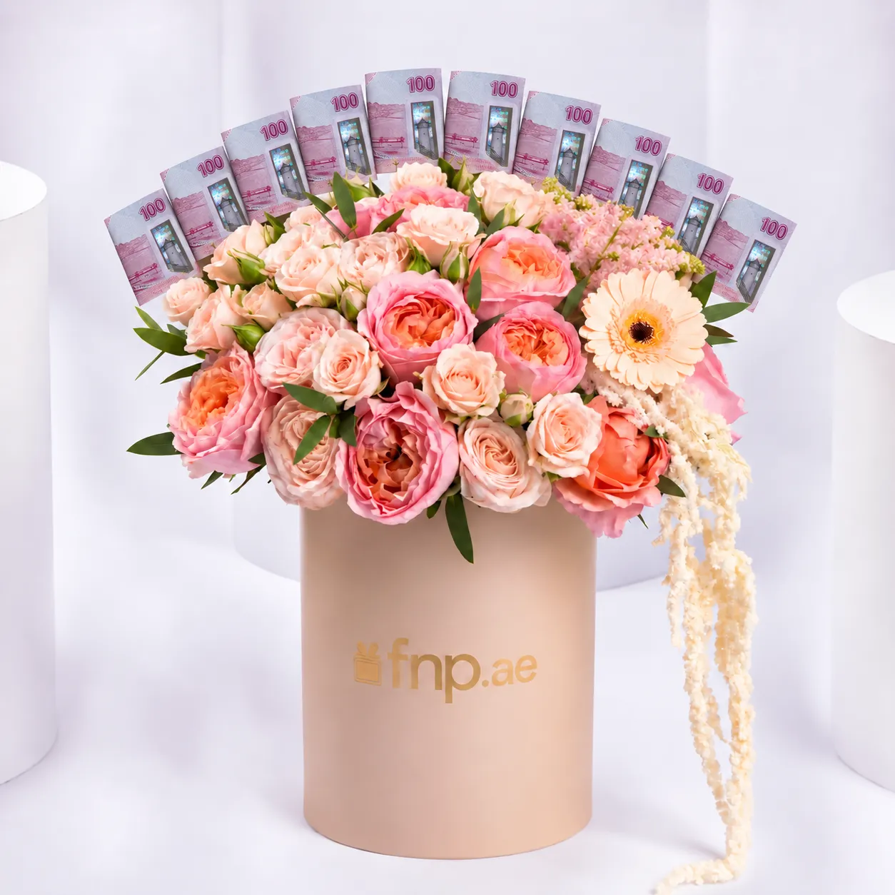 1000 AED Cash And Peach Floral Gift