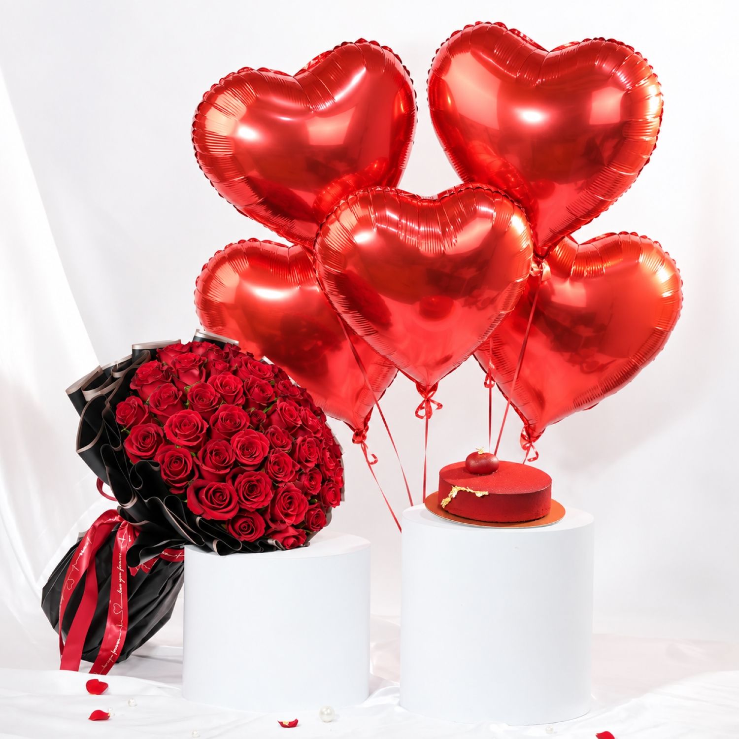 35 Red Roses With Balloon And Cake