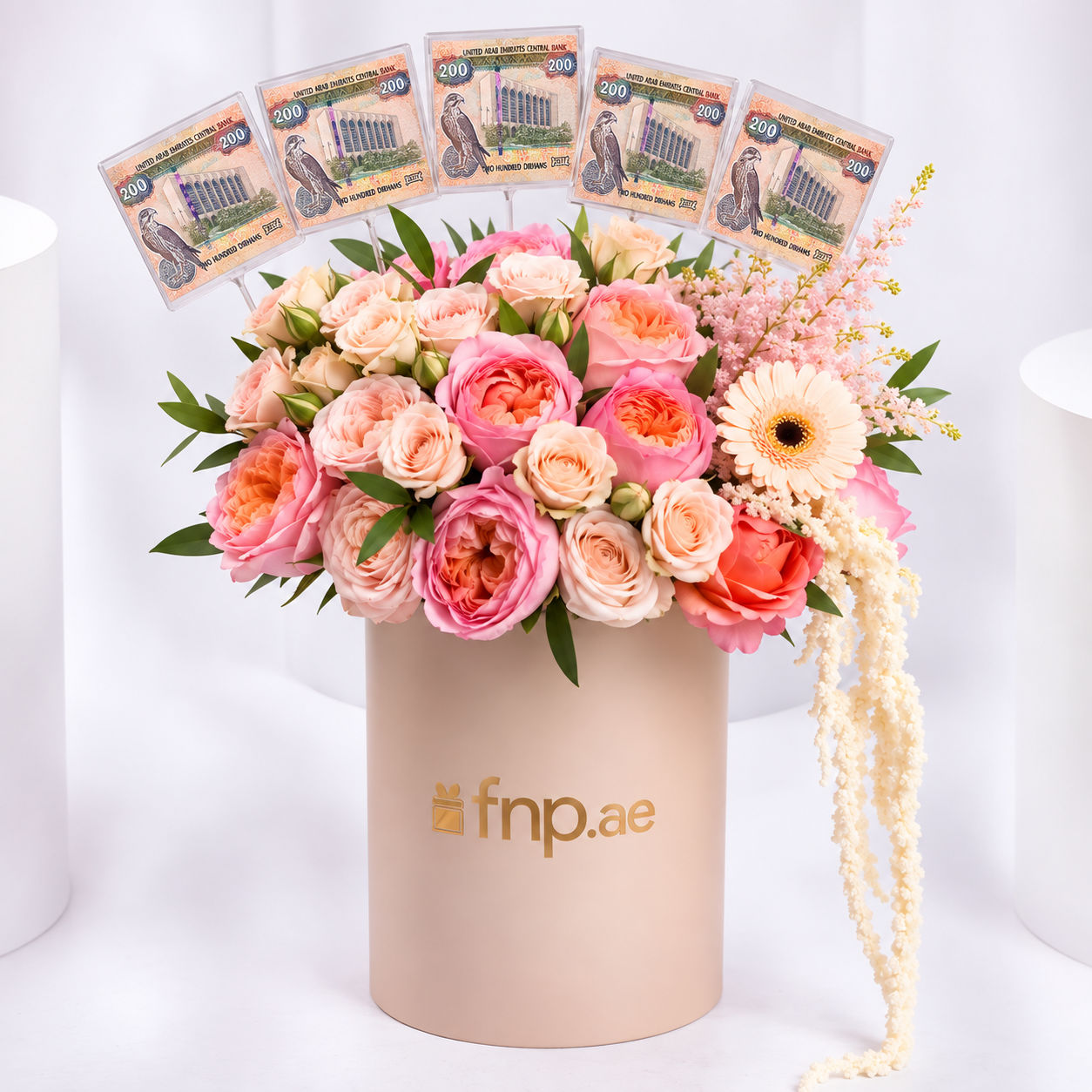 1000 AED Cash And Peach Floral Gift