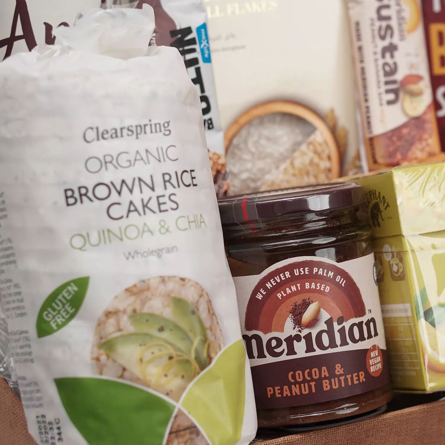 Organic Delight Gift Box: White Apple Juice & Gourmet Treats