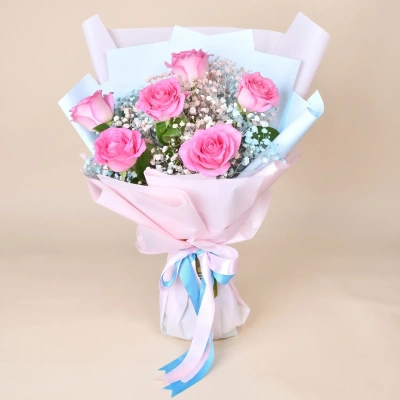 Elegant Pink Rose Bouquet with Delicate Baby's Breath