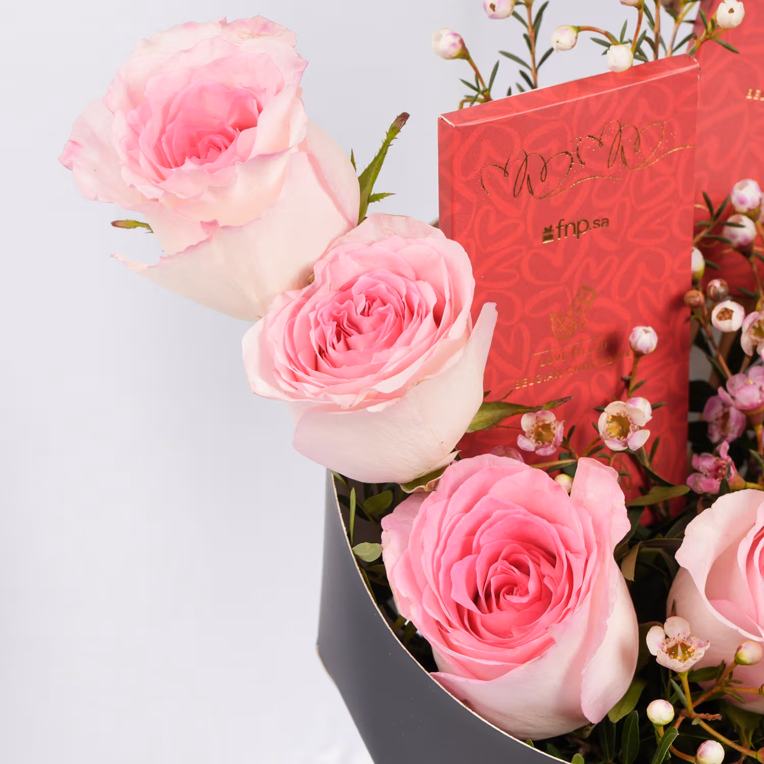 Pink Love Rose Bouquet n Chocolate Bars