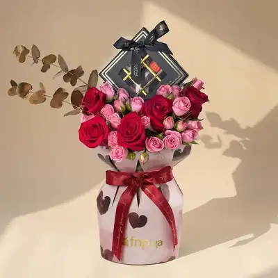 Luxurious Chocolate Box & Roses Gift Edition - 9Pcs