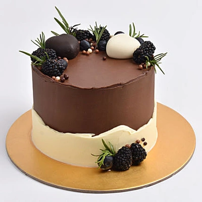 Deluxe Heartfelt Chocolate Cake with Berries & Cream