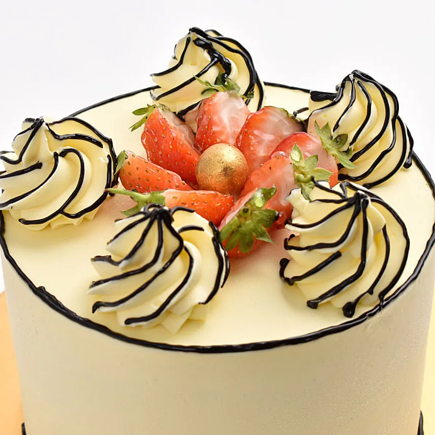 Golden Strawberry 2D Cake