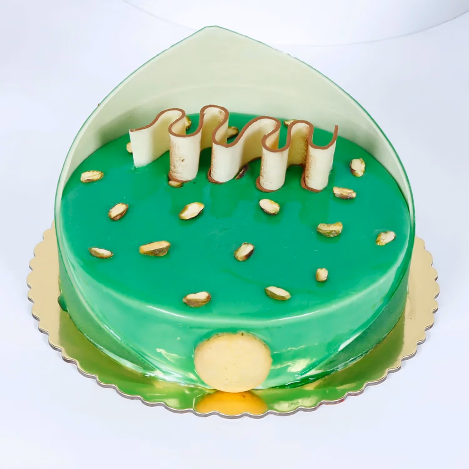 Delicious 1 Kg Pistachio Cake - Perfect for Celebrations
