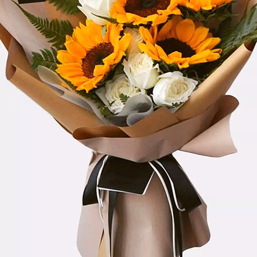 9 Mixed Flower Bunch With Chocolate Cake