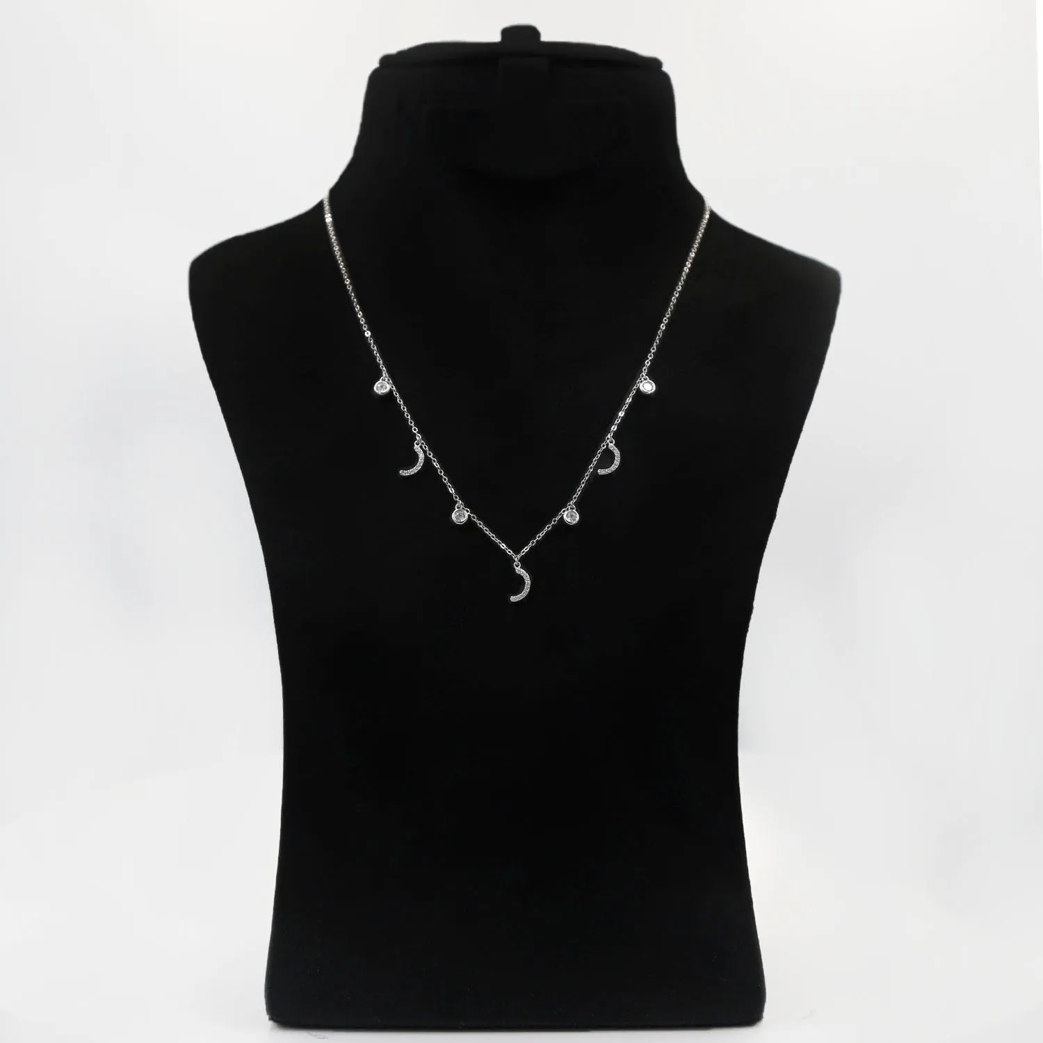 Elegant Sterling Silver Necklace with Arabic Letter 'R'
