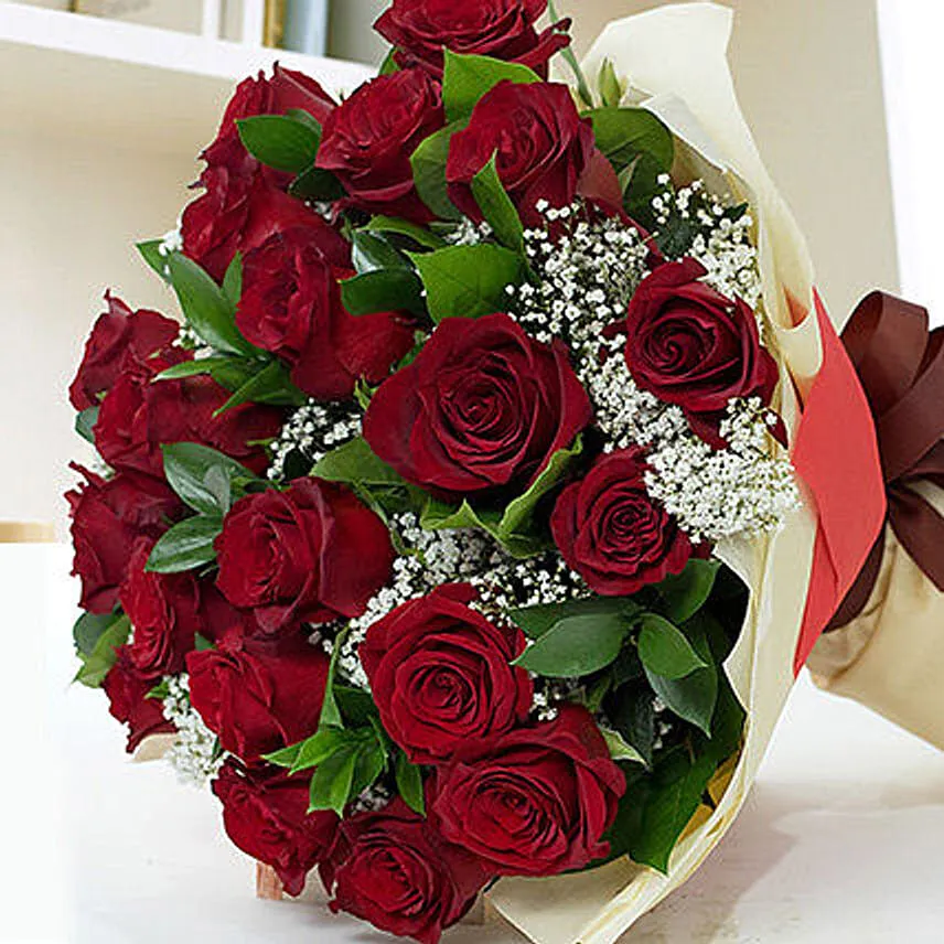 Lovely Roses Bouquet for Valentine