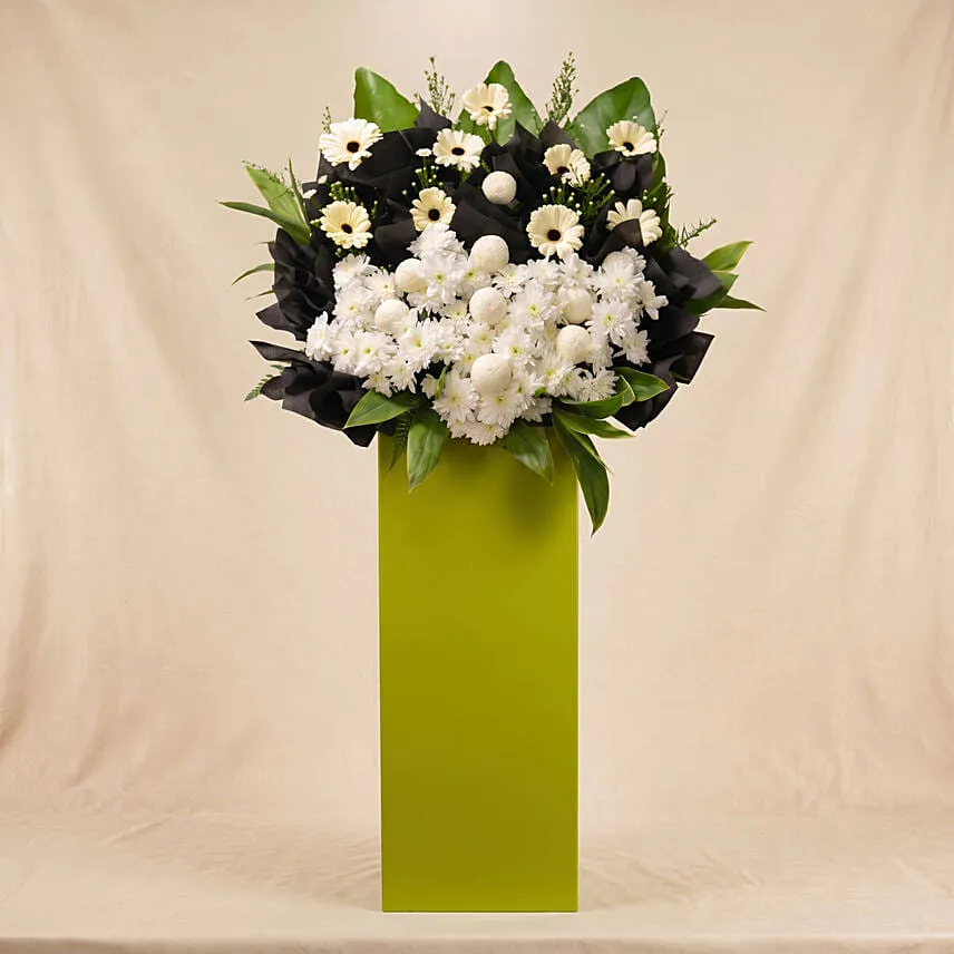 Pleasant White Flower Stand