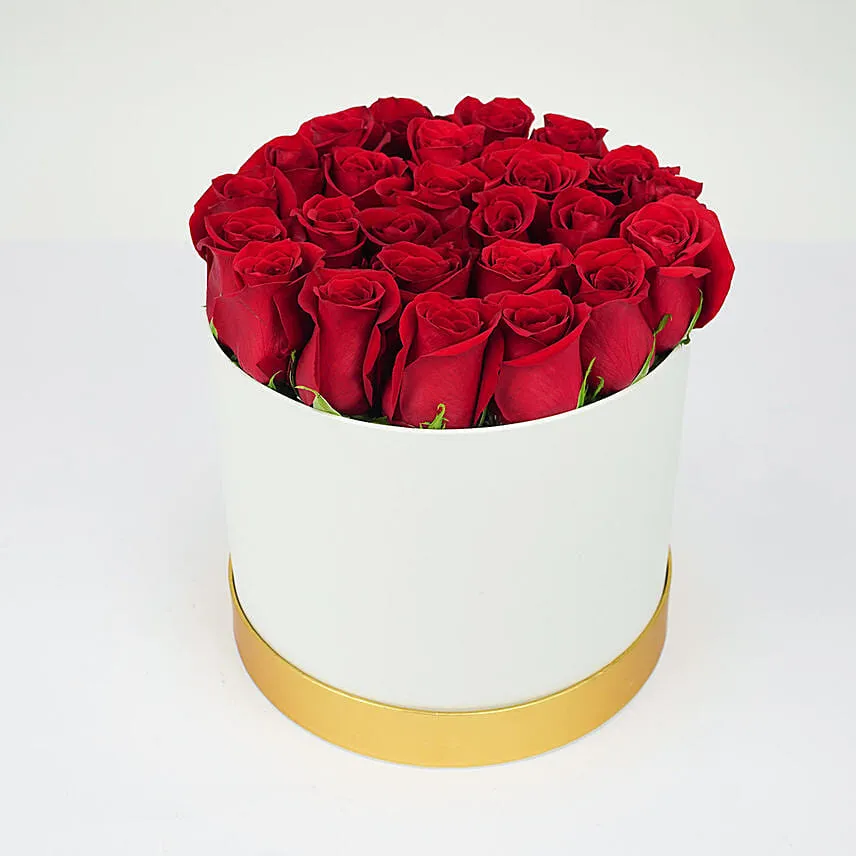 Red and Pink Roses Allure in Round Boxes