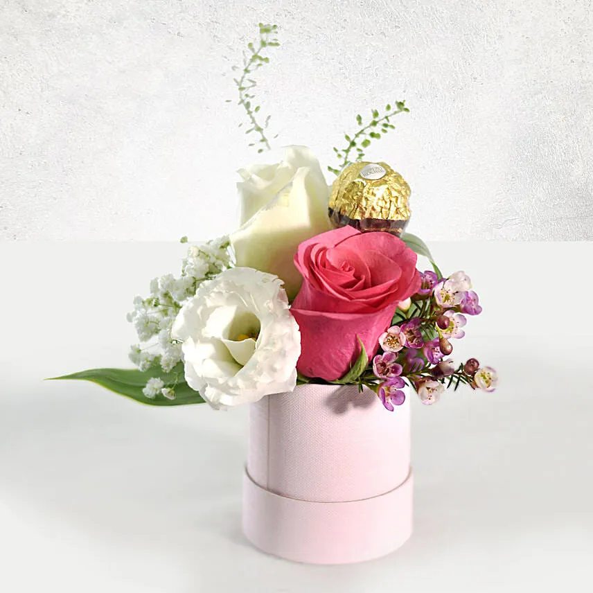Pink Roses Box With Berry Tart Cake