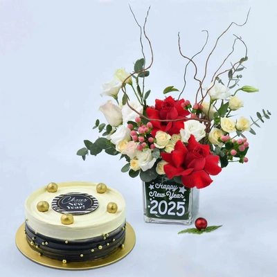 احتفل بالعام الجديد 2025 مع مزهرية زهور أنيقة وكعكة شوكولاتة لذيذة