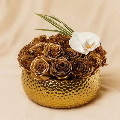 مزهرية ورود ذهبية بديعة
