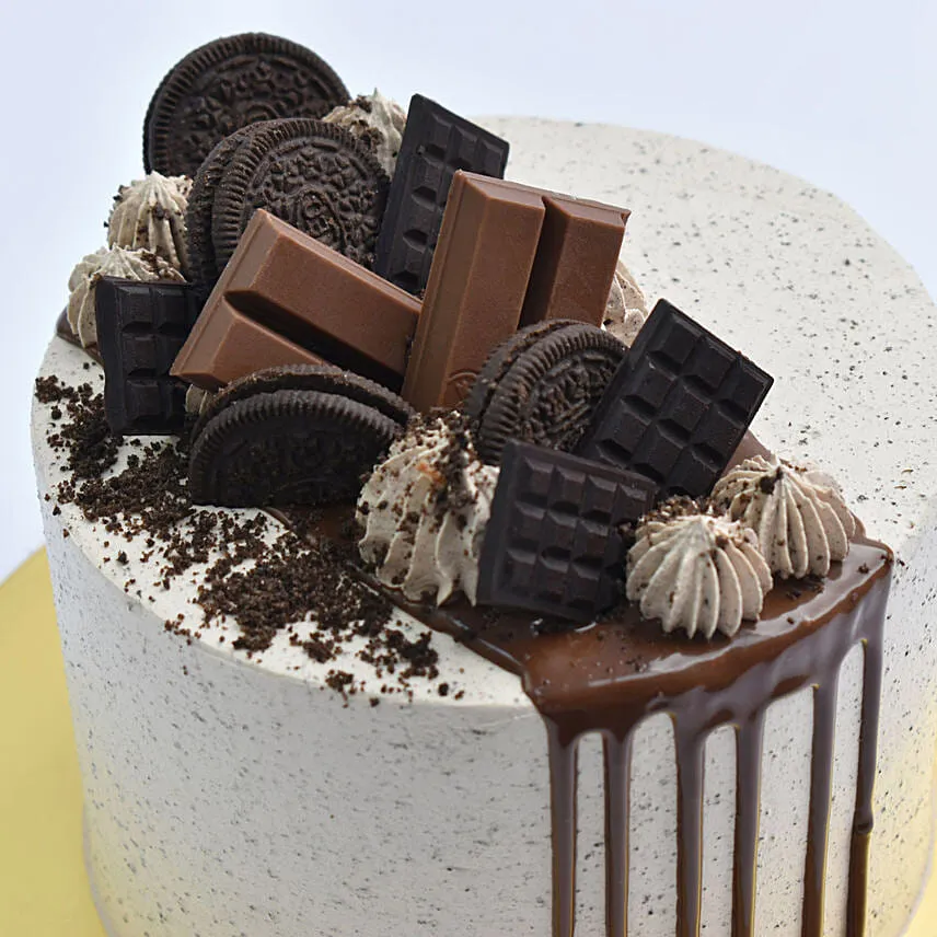 Ultimate Chocolate Oreo Cake
