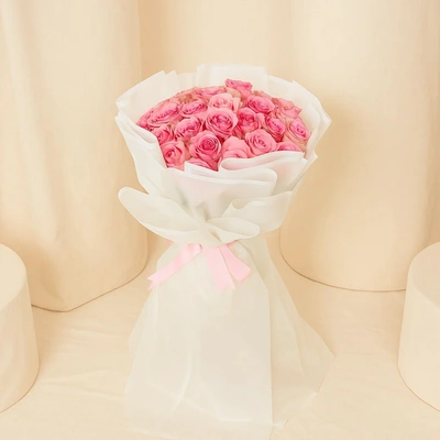 Elegant Bouquet of 15 Majestic Pink Roses