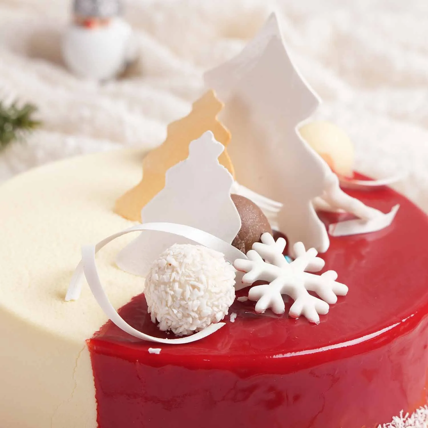Festive Christmas Red Velvet Cake - Half Kg Delight