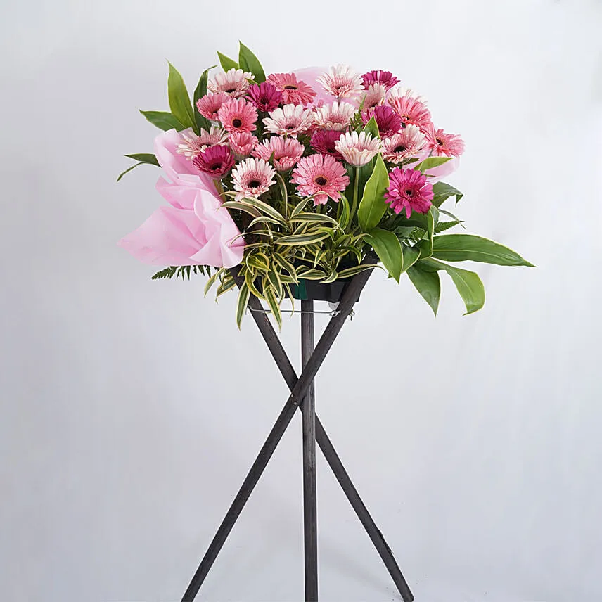 Appreciable Congratulatory Flower Stand