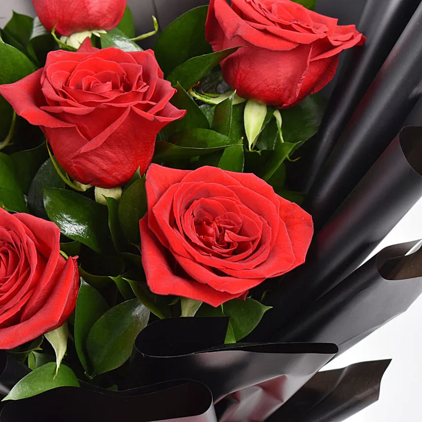 Bunch of Beautiful 6 Red Roses