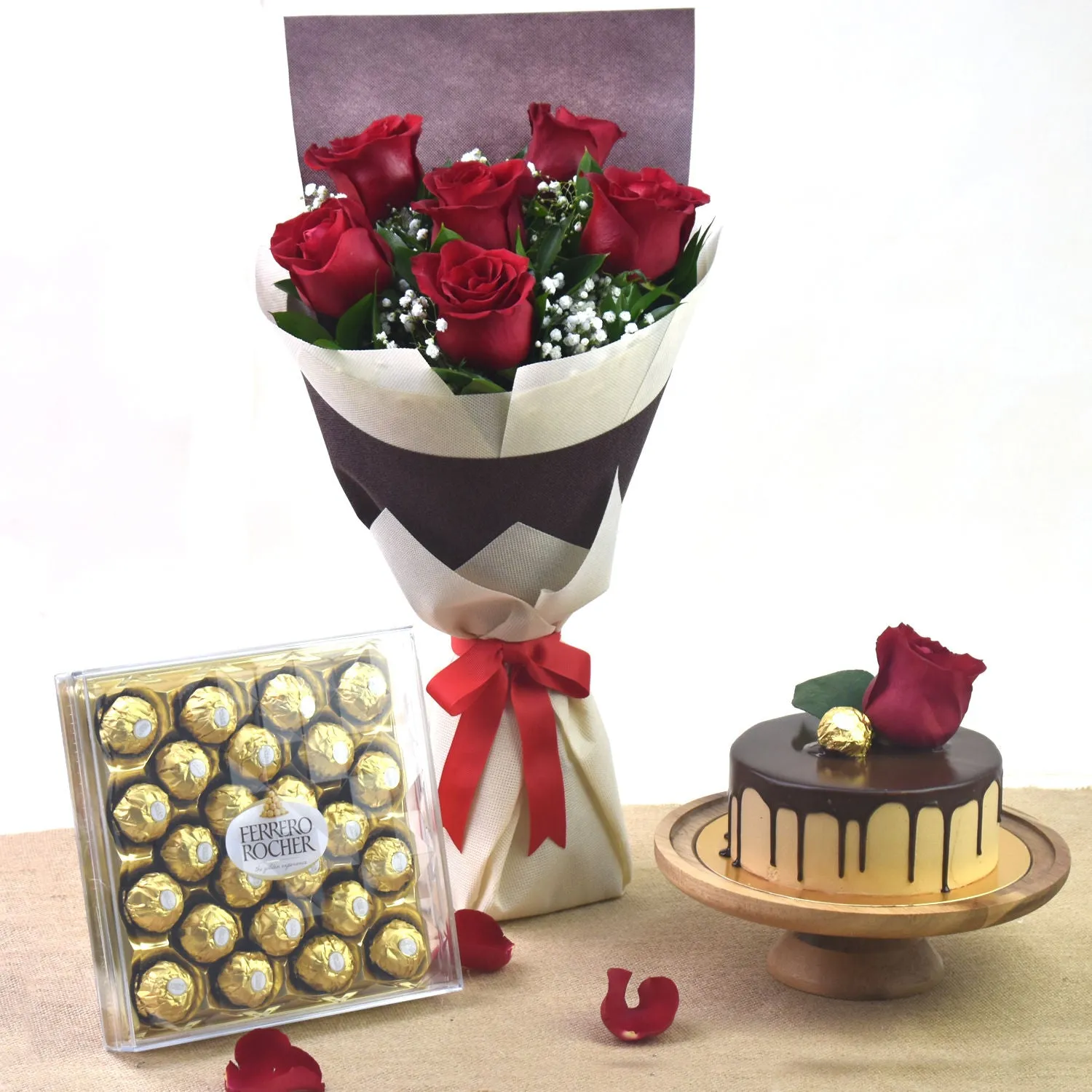 Half Kg Cake With 6 Roses Bouquet And Ferrero