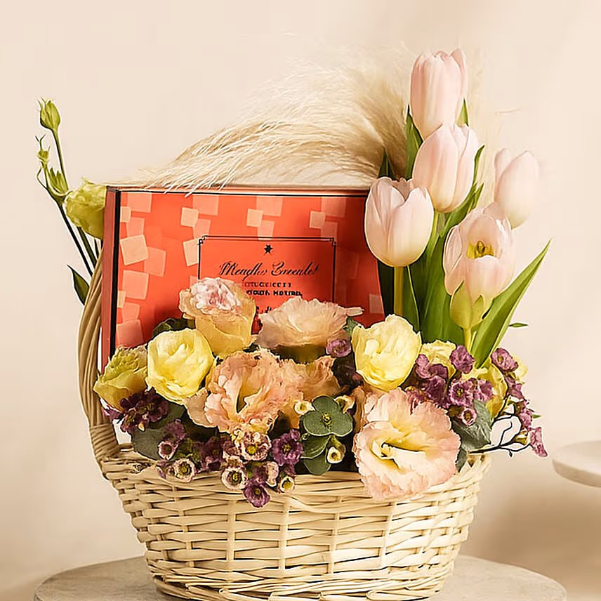 Royce Berry Cubes Chocolate and Flowers Basket