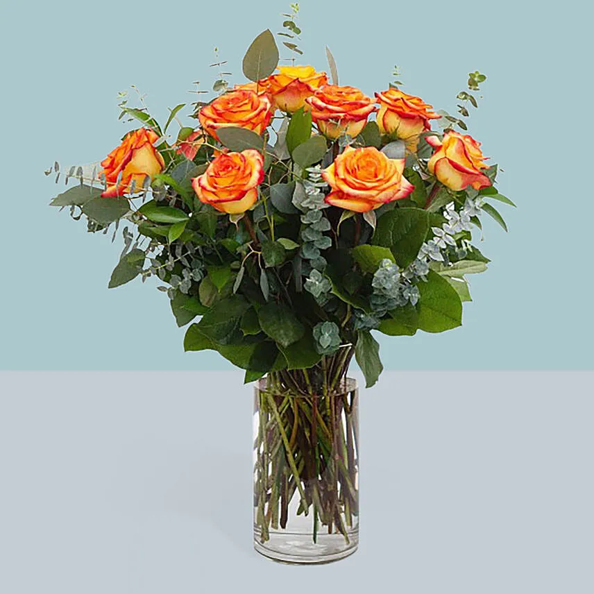 Attractive Roses Glass Vase Arrangement