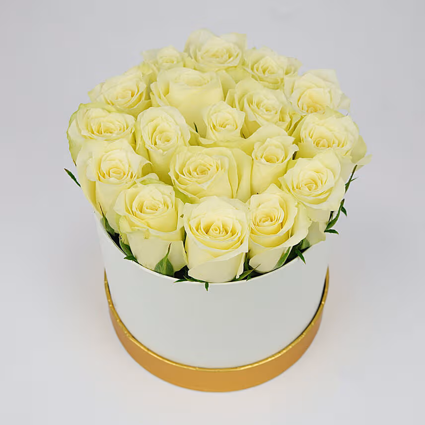White Roses Beauty In A Box