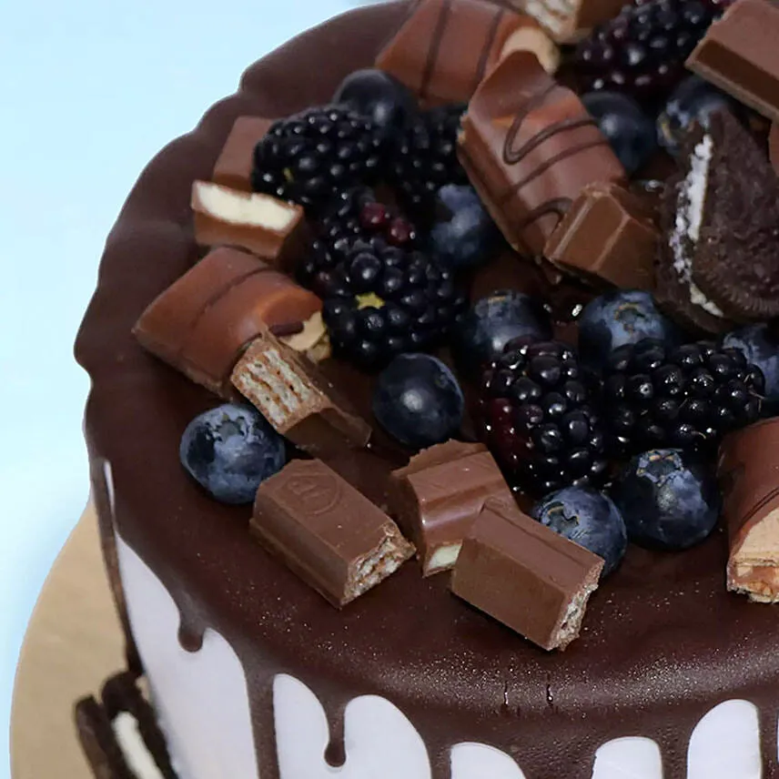 Delicious Choco Vanilla Cake Half Kg