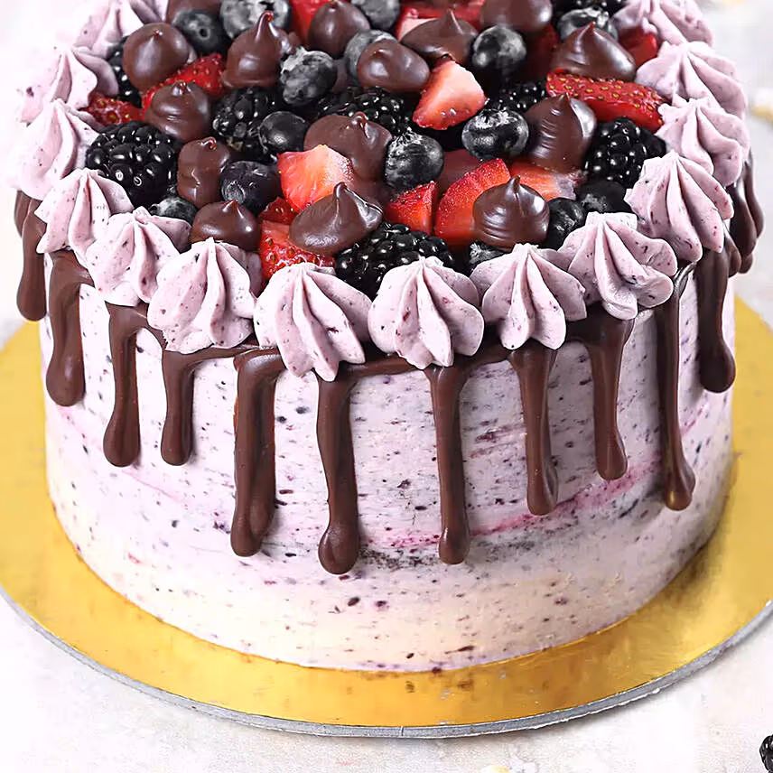 Irresistible Vanilla Berry Delight Cake - 4 Portion
