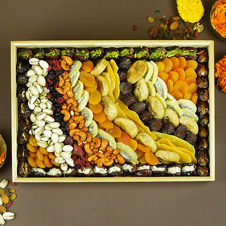 Dried N Dry Fruit Tray With Dates
