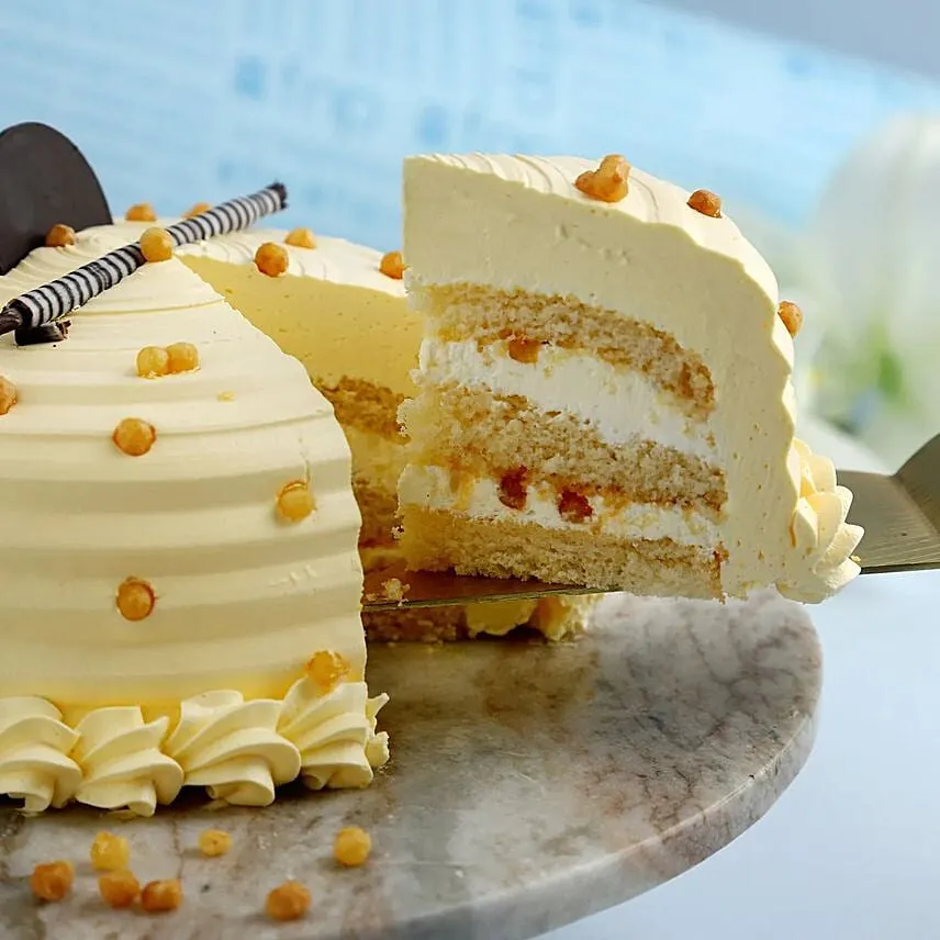 Heavenly Butterscotch Cream Cake Half Kg Eggless