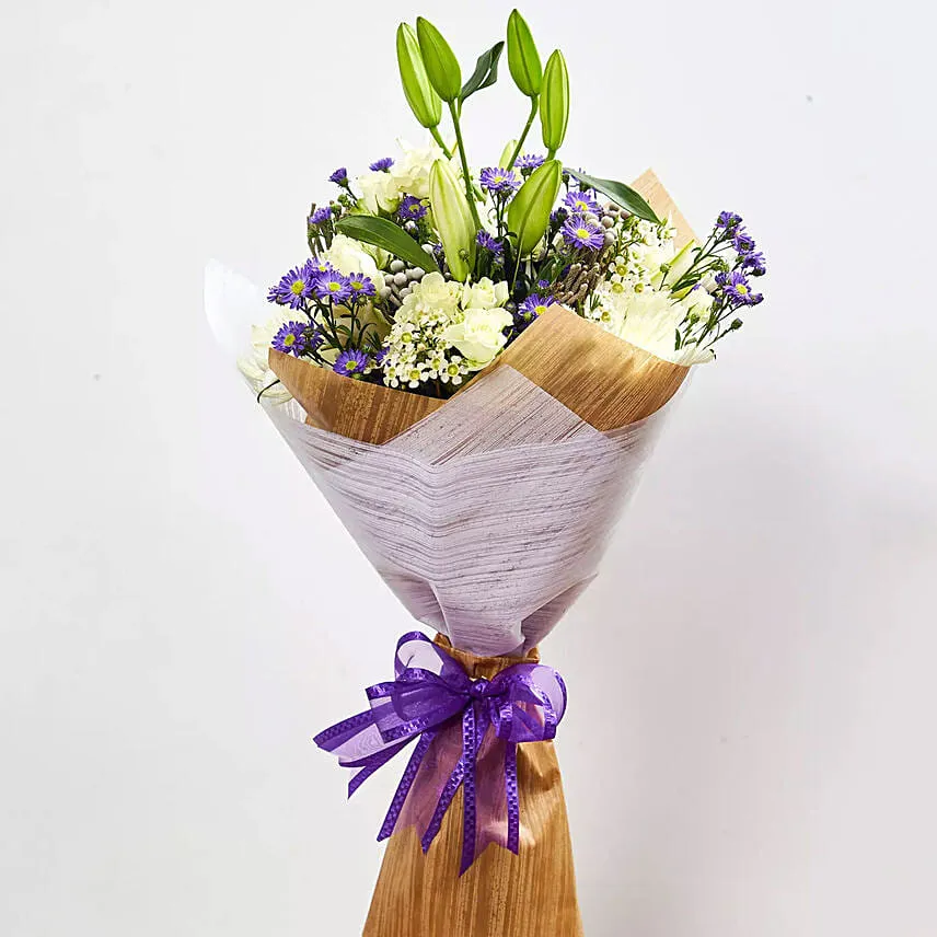 Mesmerizing Flowers Bunch & Ferrero Rocher