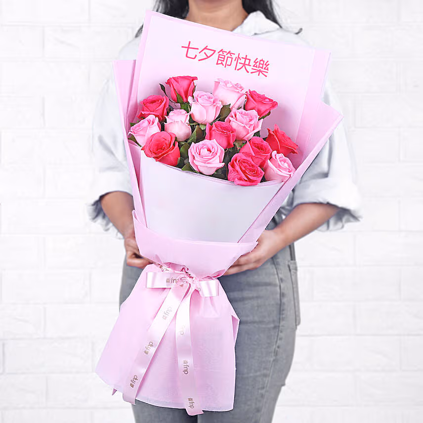 Personalised Roses Hand Bouquet for 520 V-day