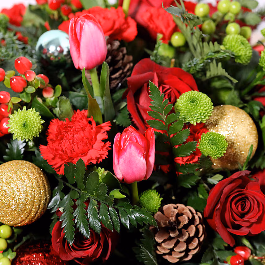 Red And Green Center Table Arrangement