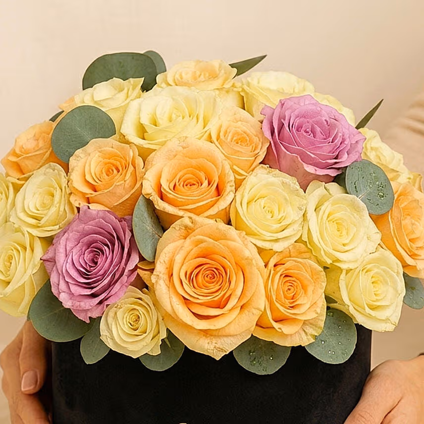 Mix Roses in Black Box