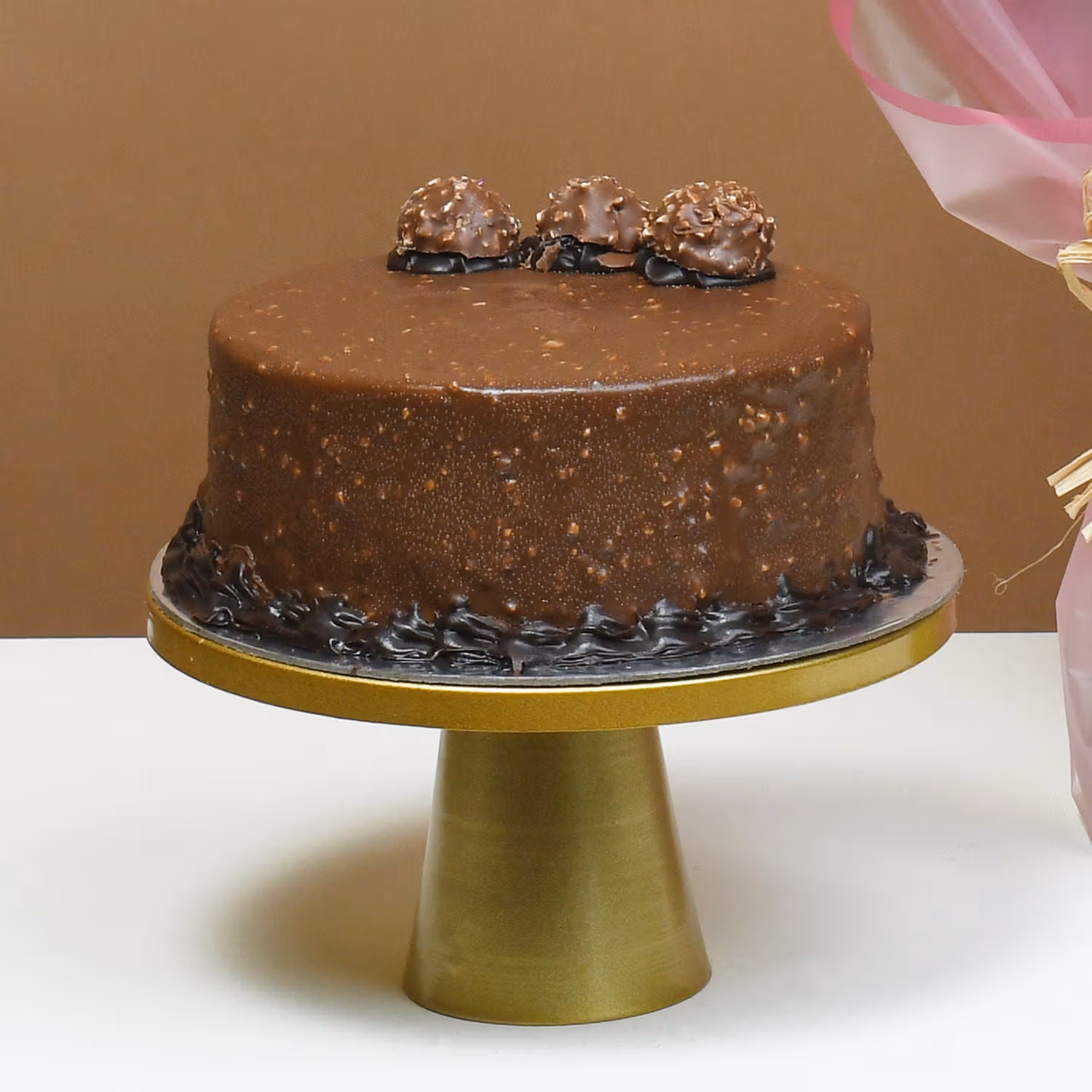 Elegant Blushing Roses Bouquet with Ferrero Rocher Chocolate Cake