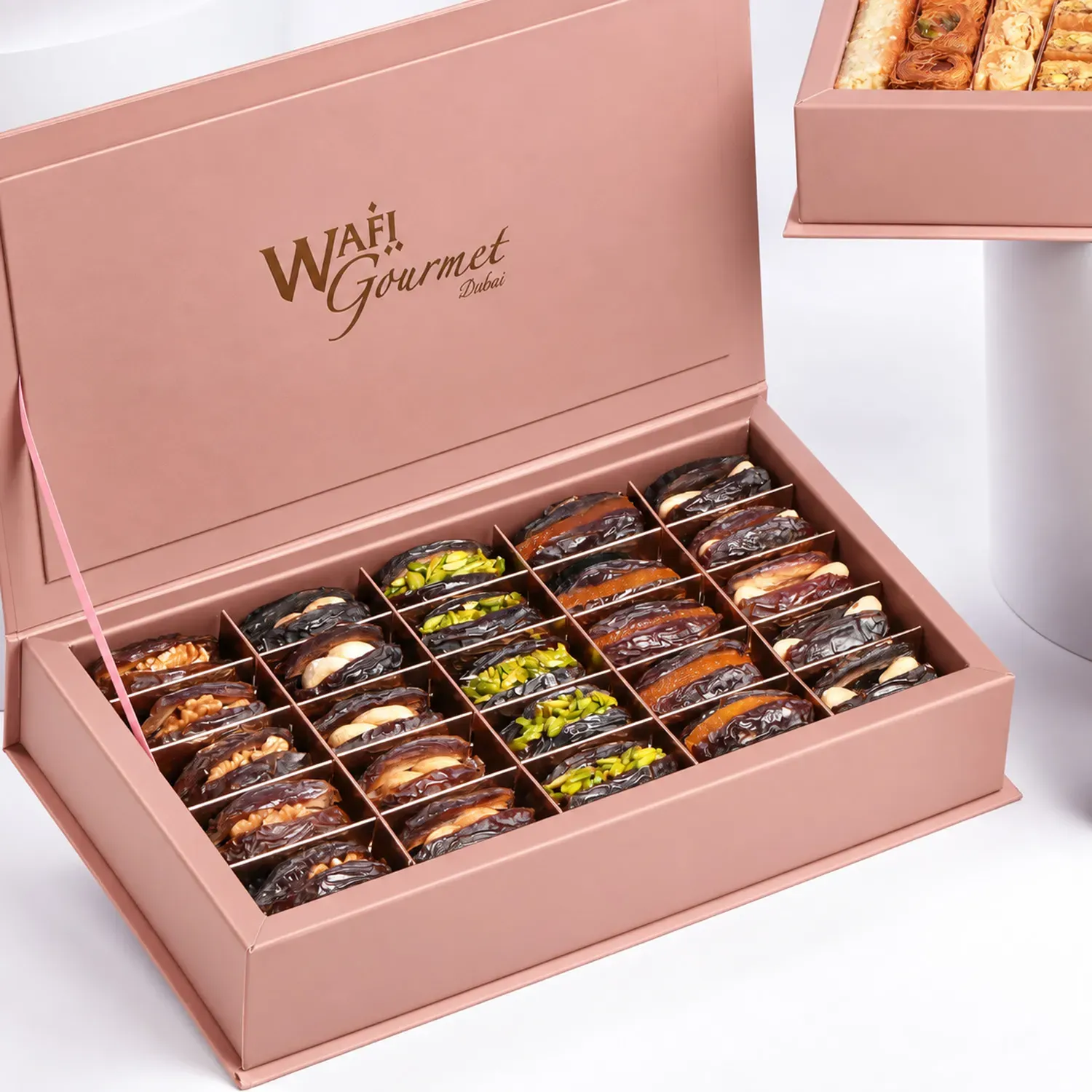 Baklawa and Stuffed Dates Gift Set By Wafi