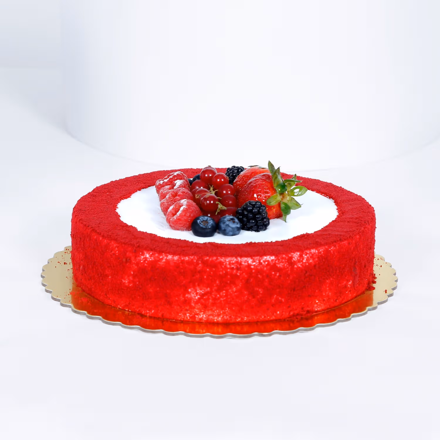 Delicious 1 Kg Red Velvet Cake with Fresh Berries