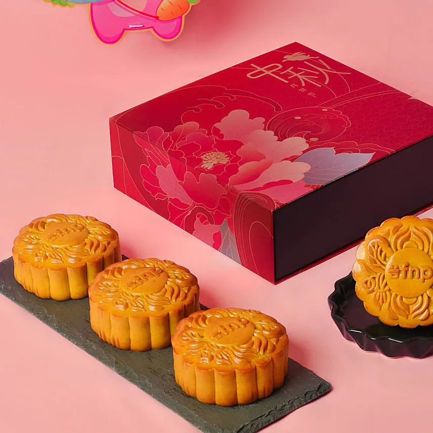 Pure Lotus Double Yolk Mooncakes And Toy Lantern