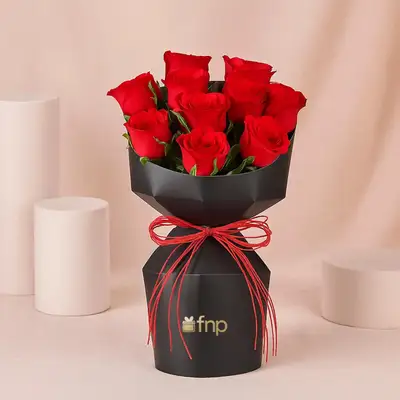 باقة ورد احمر رومنسية غلاف أسود