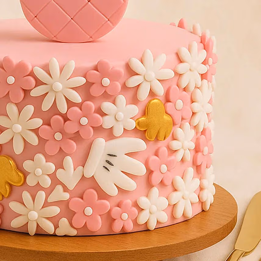 Cute Minnie Mouse First Birthday Cake