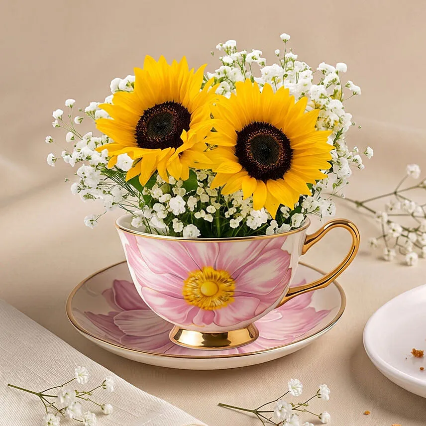 Sunflower Teacup & Mango Cheesecake Slice