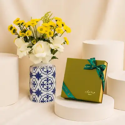 Rose n Daisy Patterned Vase - With Dates