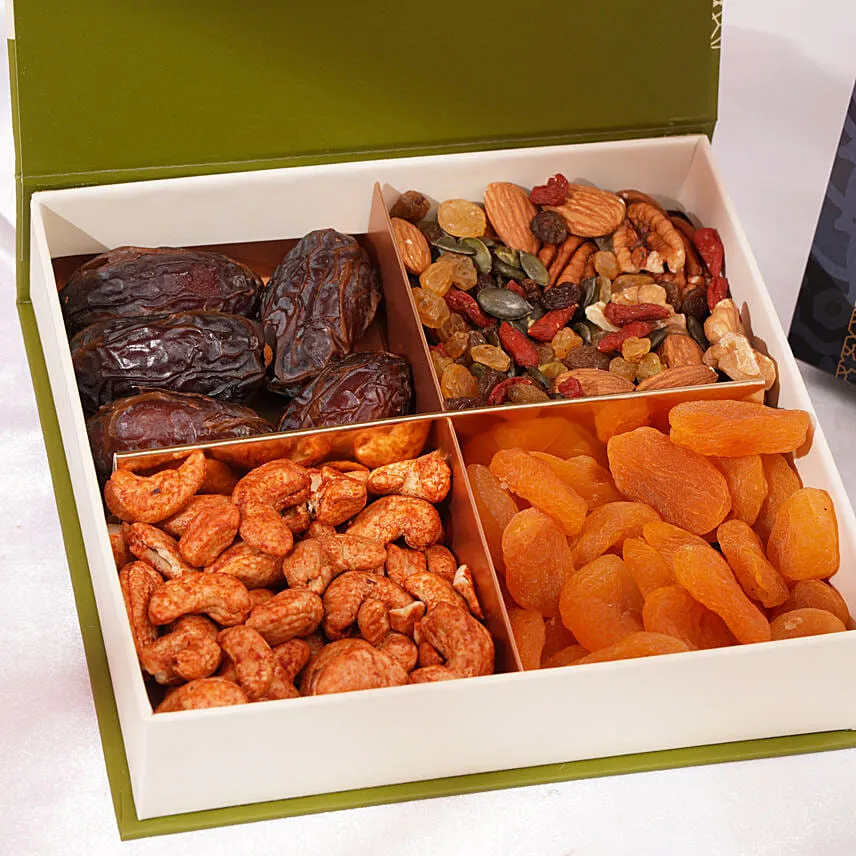 Dates And Nuts Box