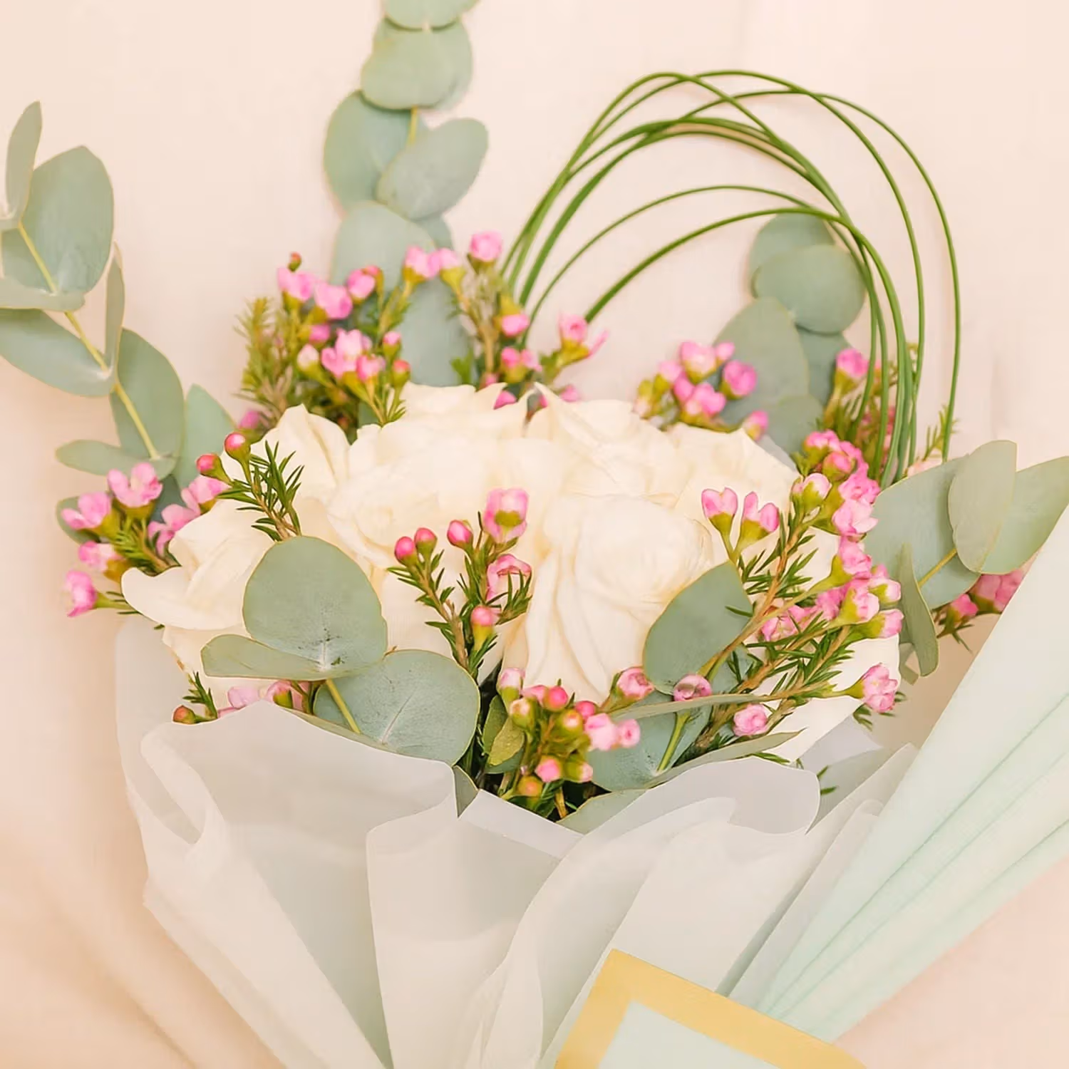15 White Roses Hand Bouquet