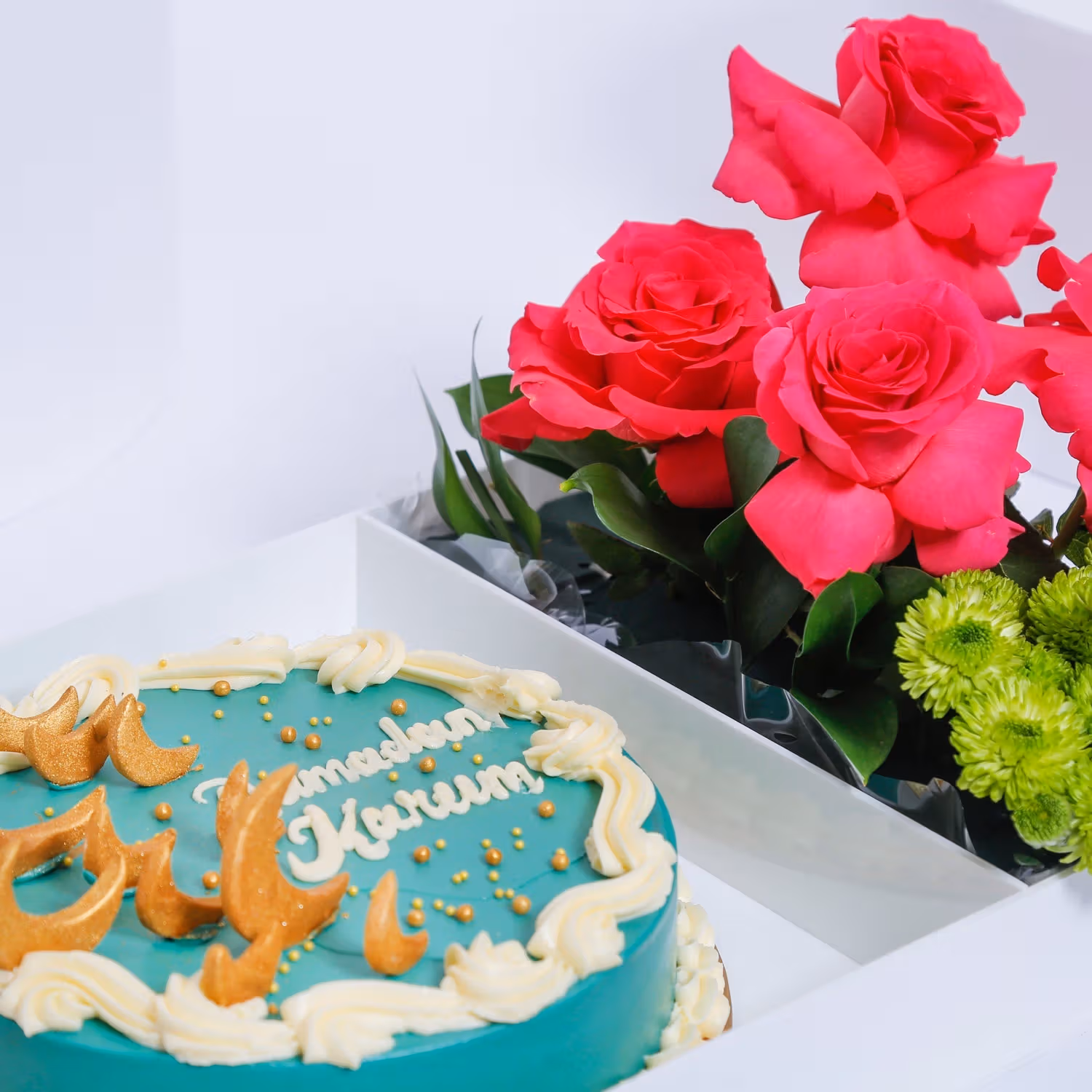 Ramadan Cake and Flowers Hamper