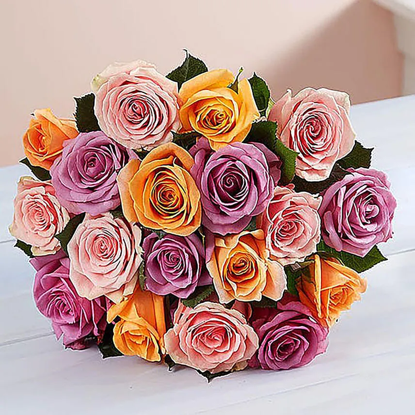 Beautiful 18 Mixed Roses Arrangement Mousse Cake