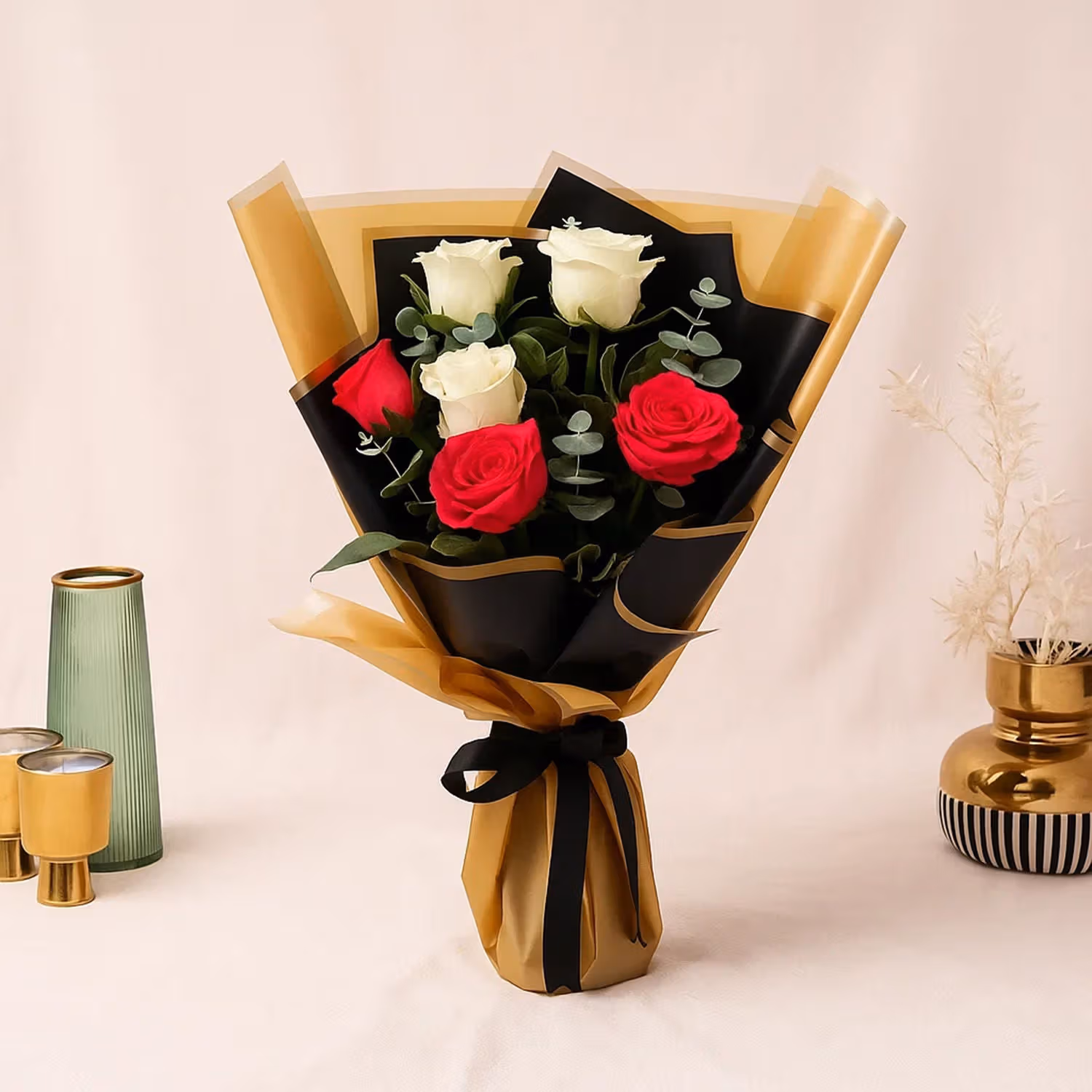 Riqa | Red n White Love Roses Bouquet - 9 Roses